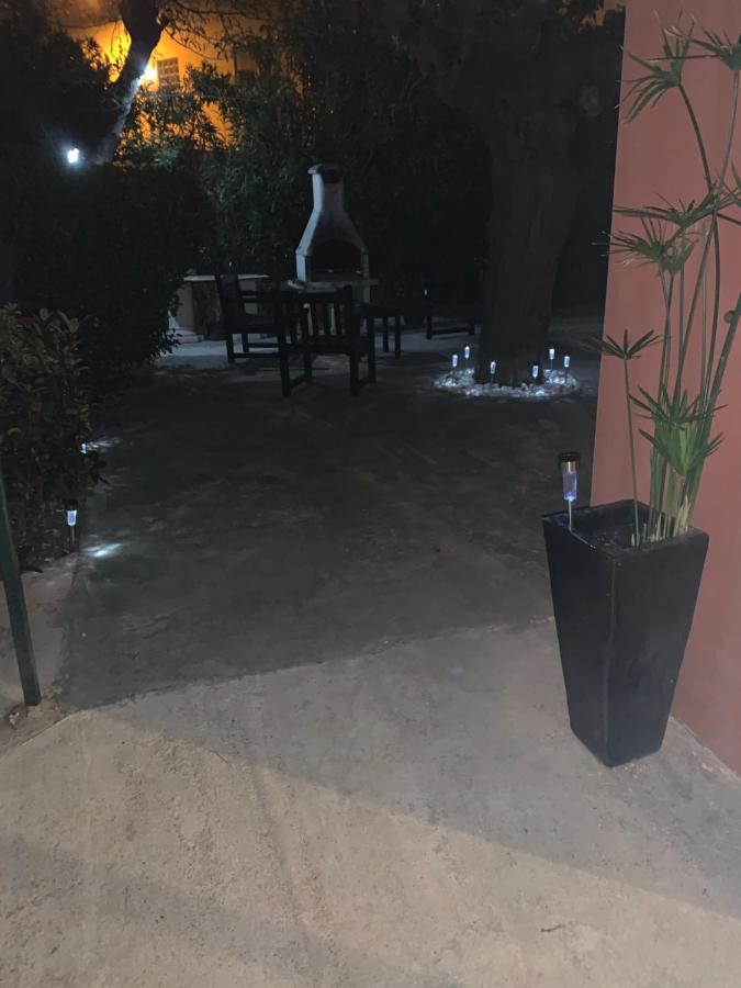 Les Dahlias Appartement 4 Personnes Jacuzzi Barbecue Jardin Arbore Climatise 아그 외부 사진