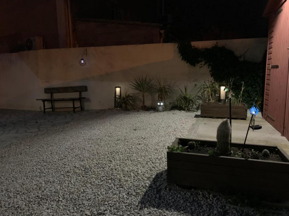 Les Dahlias Appartement 4 Personnes Jacuzzi Barbecue Jardin Arbore Climatise 아그 외부 사진